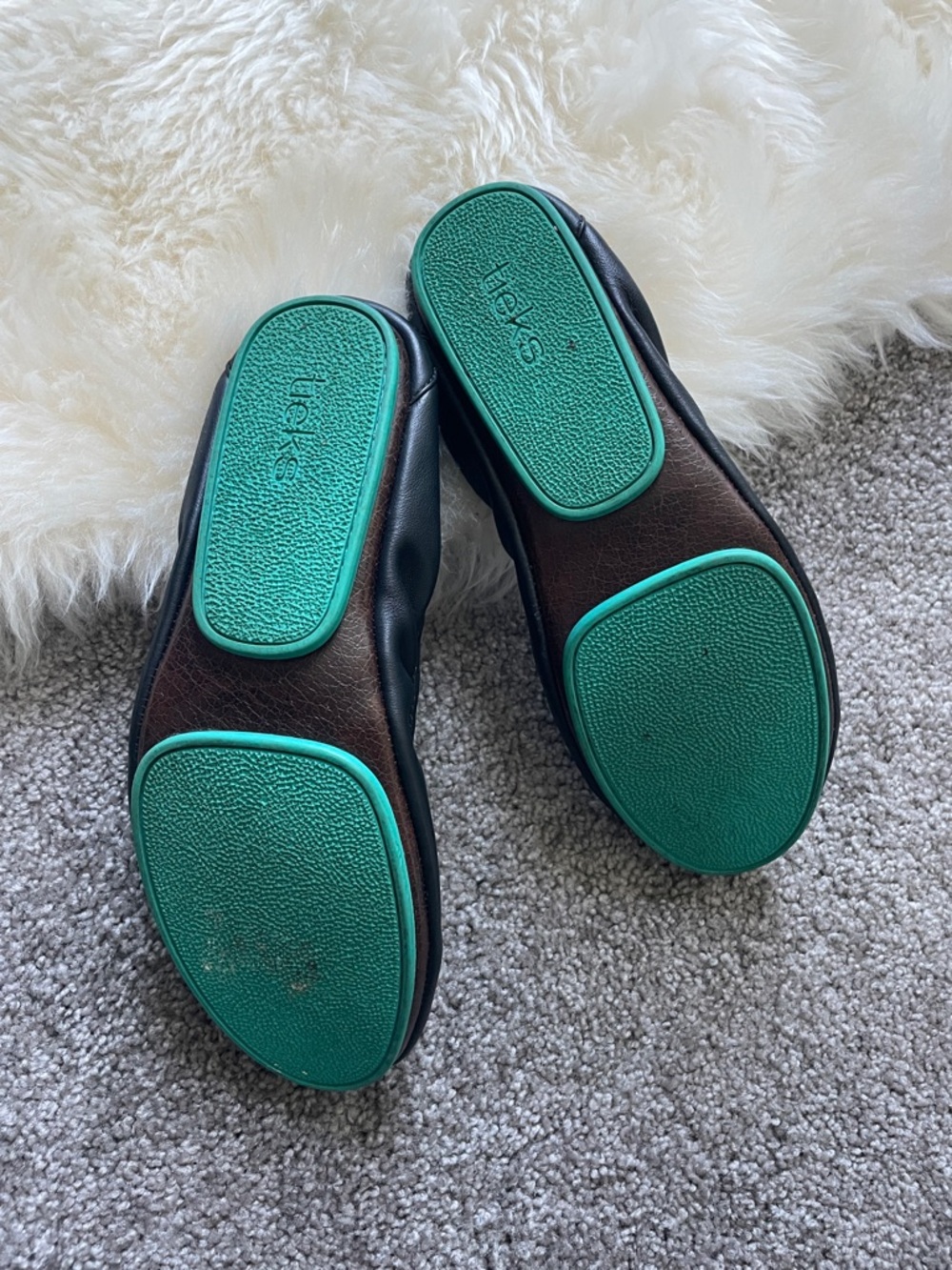 Tieks Black Leather Ballet Flats with Teal Pull Tabs - Picture 5 of 9